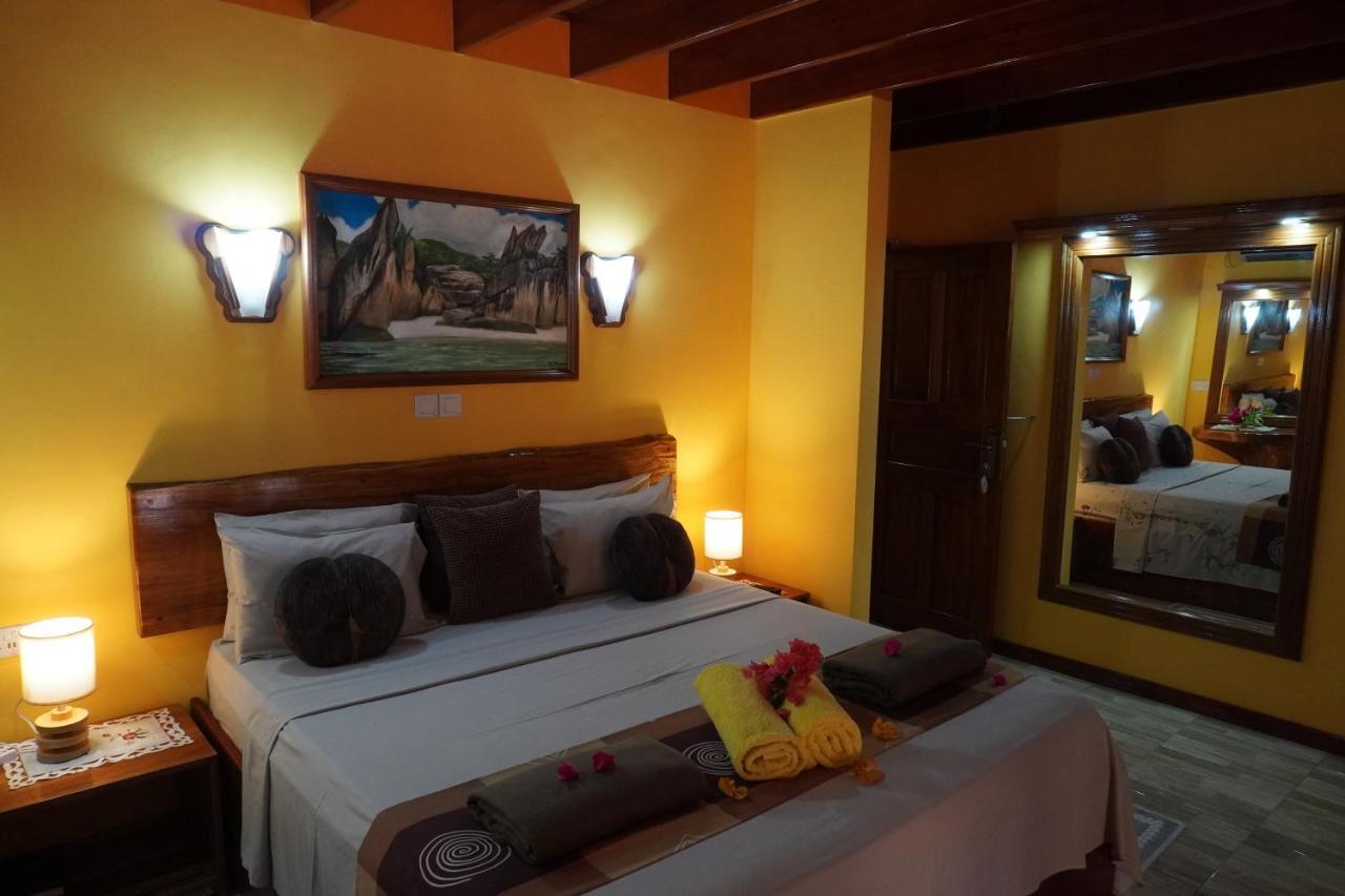 Anse Kerlan Beach Chalets Экстерьер фото