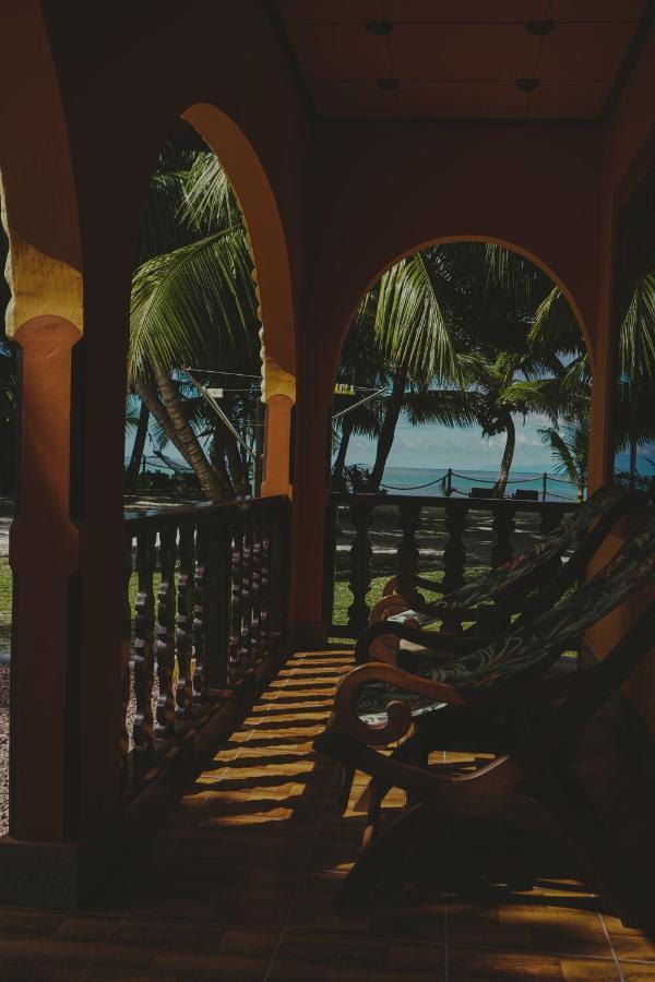 Anse Kerlan Beach Chalets Экстерьер фото