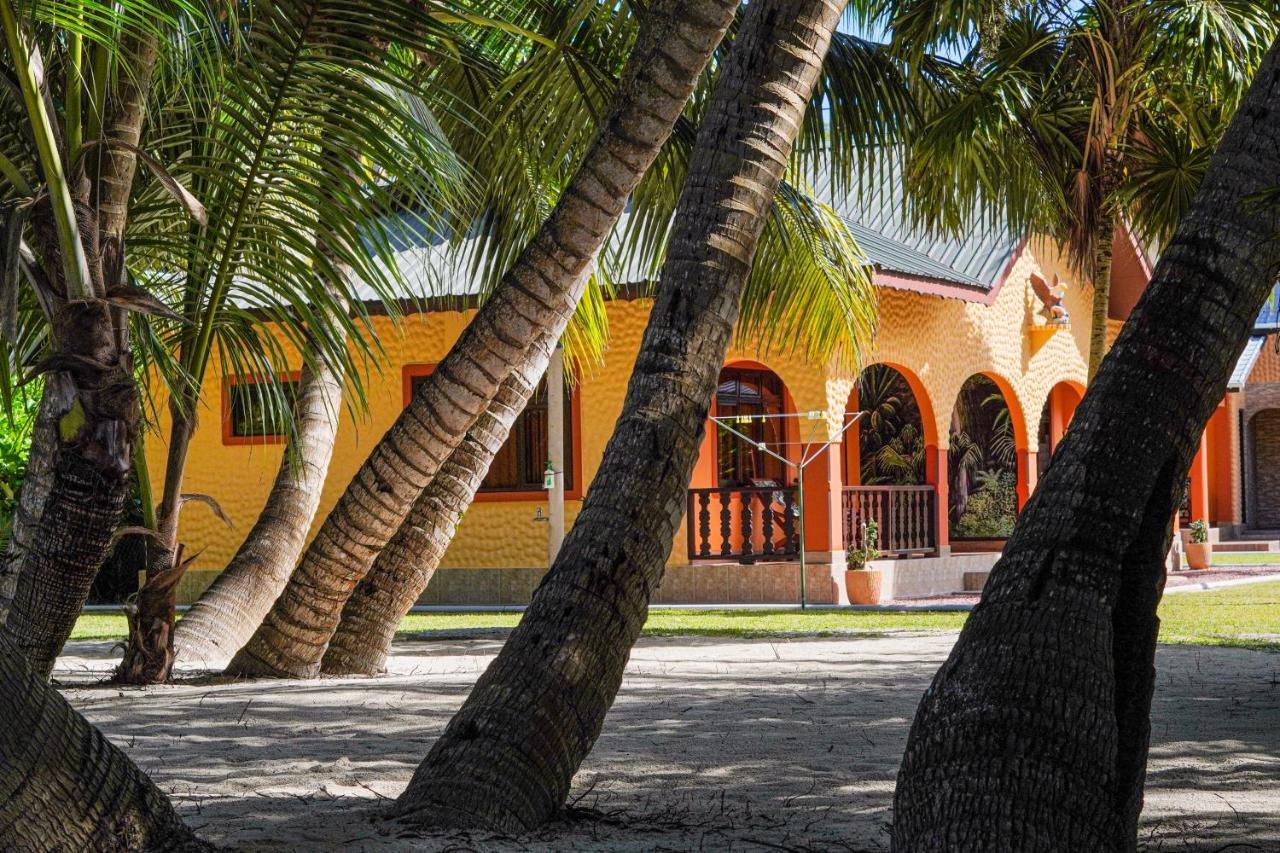Anse Kerlan Beach Chalets Экстерьер фото