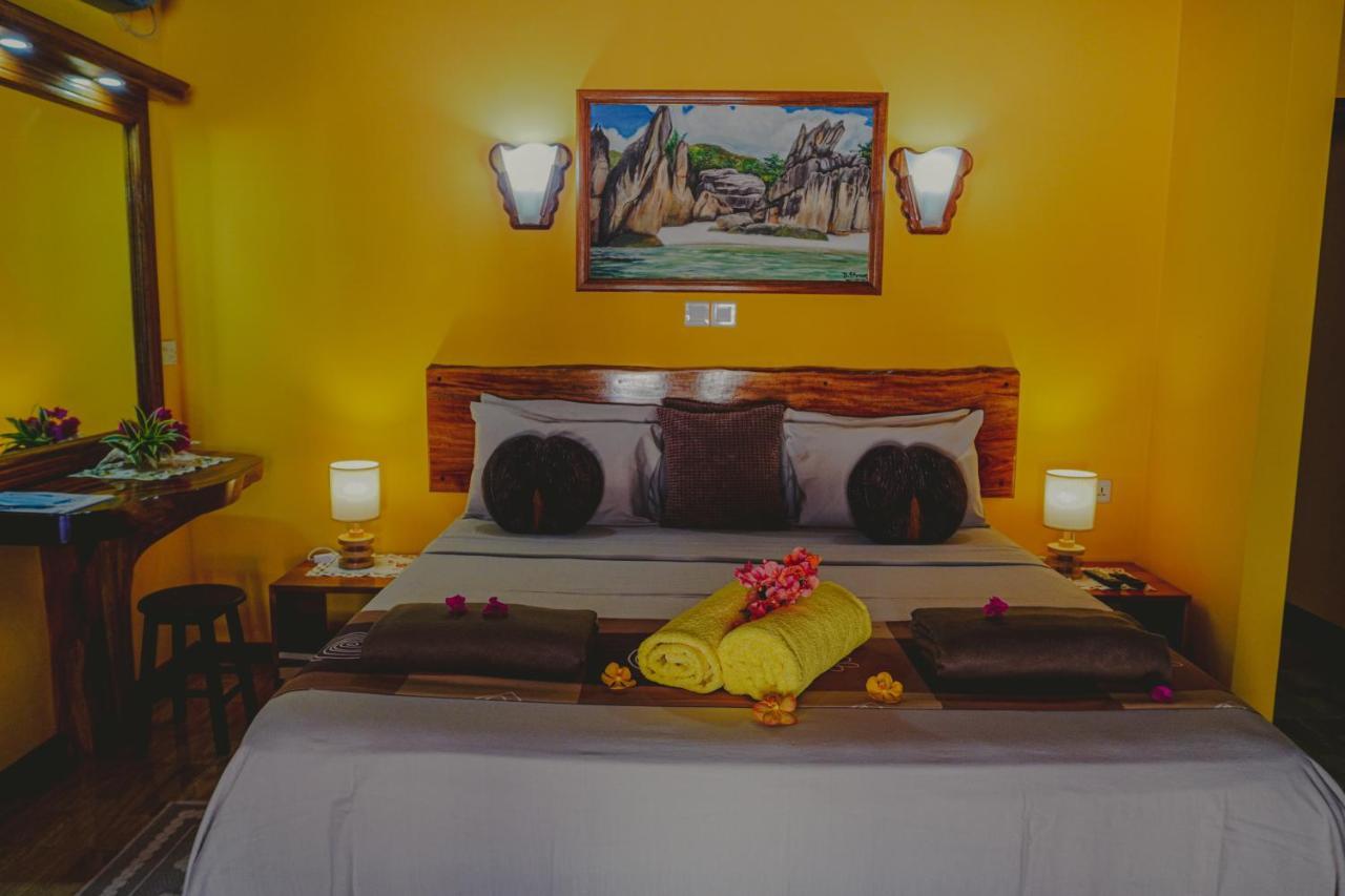 Anse Kerlan Beach Chalets Экстерьер фото