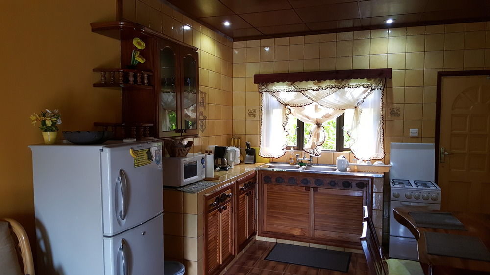 Anse Kerlan Beach Chalets Экстерьер фото